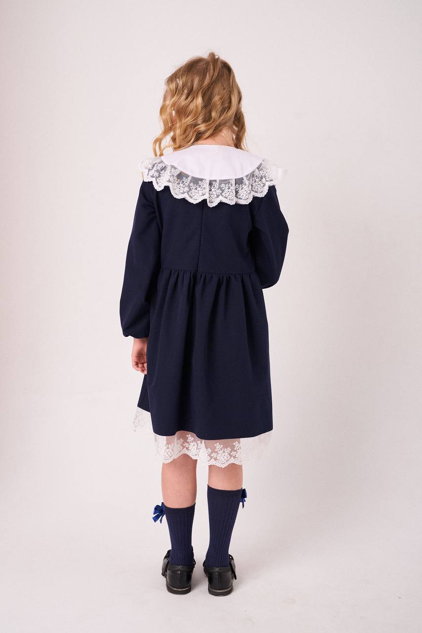 Платье с кружевом А422