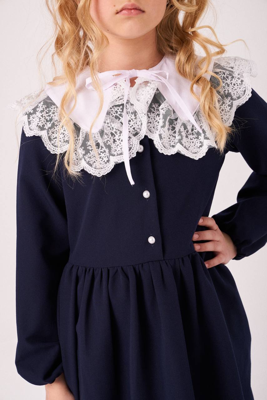 Платье с кружевом А422