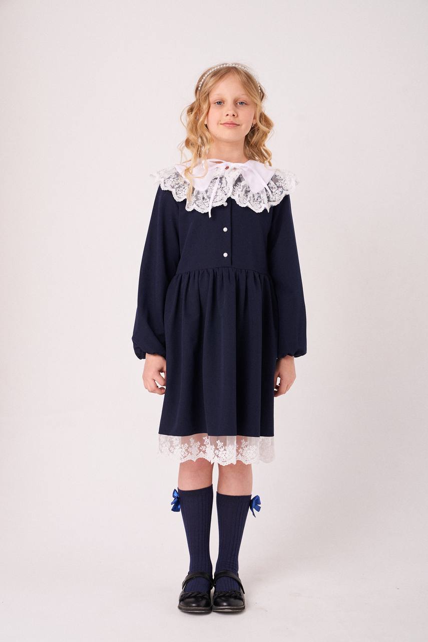 Платье с кружевом А422